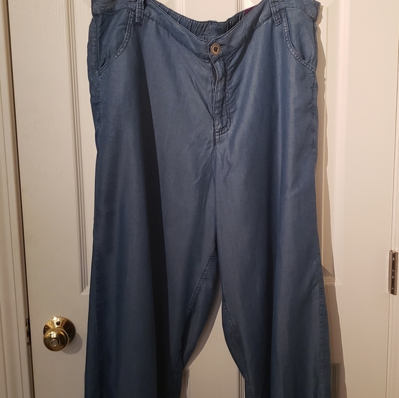 Lane Bryant Pants - LANE BRYANT Crop Pant 18/20 Denim Blue NWT